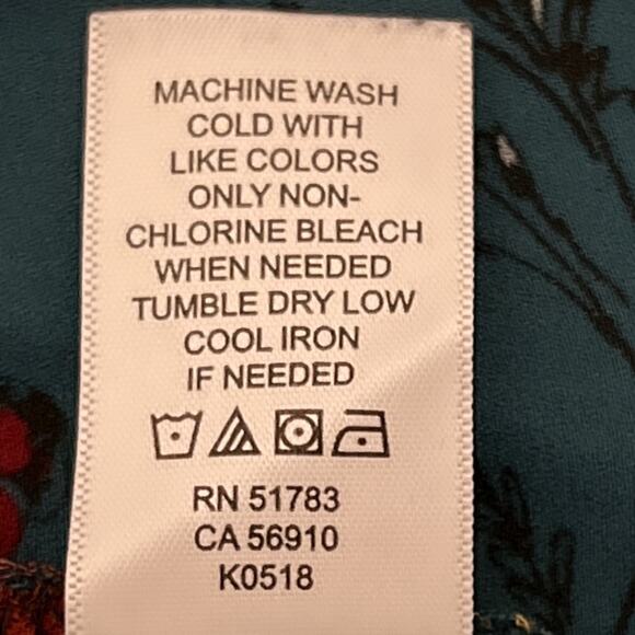 Maurices Green Floral Lattice Neck Tunic Blouse Top Size Medium - Picture 8 of 8